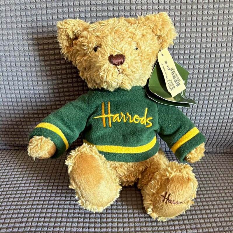 Harrods Knightsbridge 8in Bear Plush w/ Green Sweater & Hang Tag MPN 4500452336
