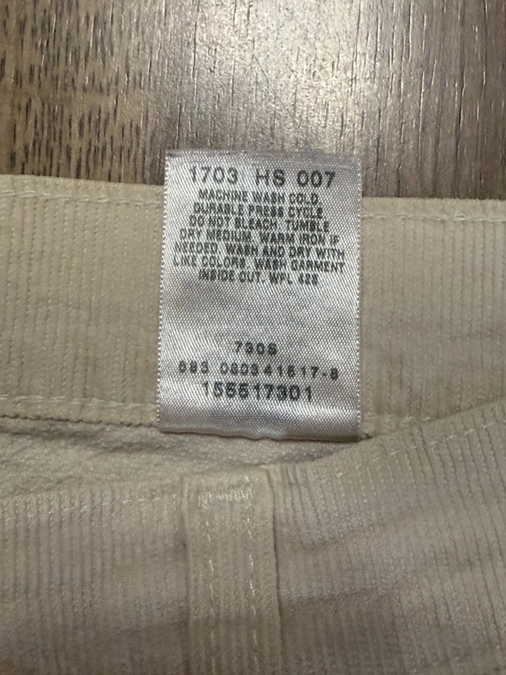 Pantalones Levi's 550, Para Mujer Talla 10M, Blanco, Pana, Calce Relajado, Pierna Cónica Foto 4 de 4