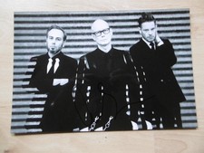 Eskil Simonsson "Covenant" autographs signed 20x30 cm picture
