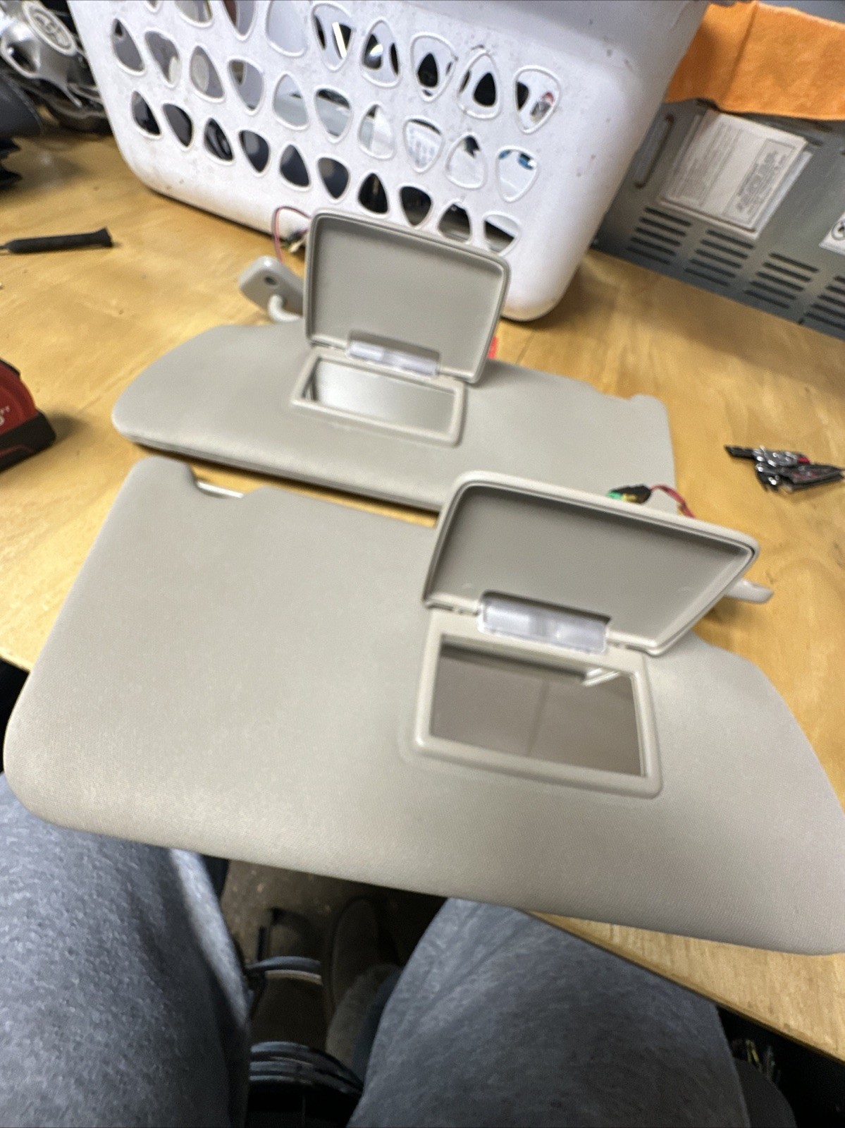 2009-2012 Ford Flex Driver & Passenger Side Sun Visor Pair Set Tan Lighted