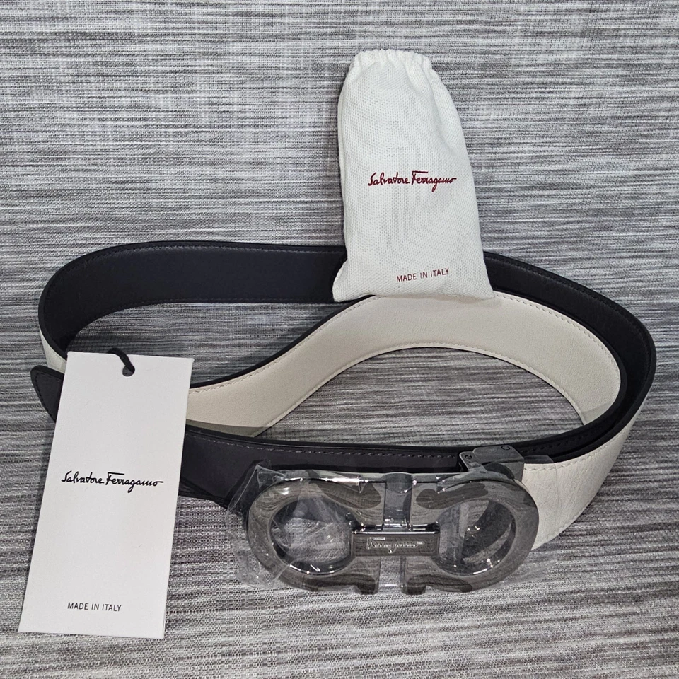 NUEVO CON ETIQUETAS Salvatore Ferragamo Gancini Cinturón Hombre 38 Gris Blanco Cuero de becerro Reversible Foto 2 de 4