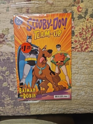 Scooby-Doo Team-Up #1 DC Comic Book Featuring Batman Robin
