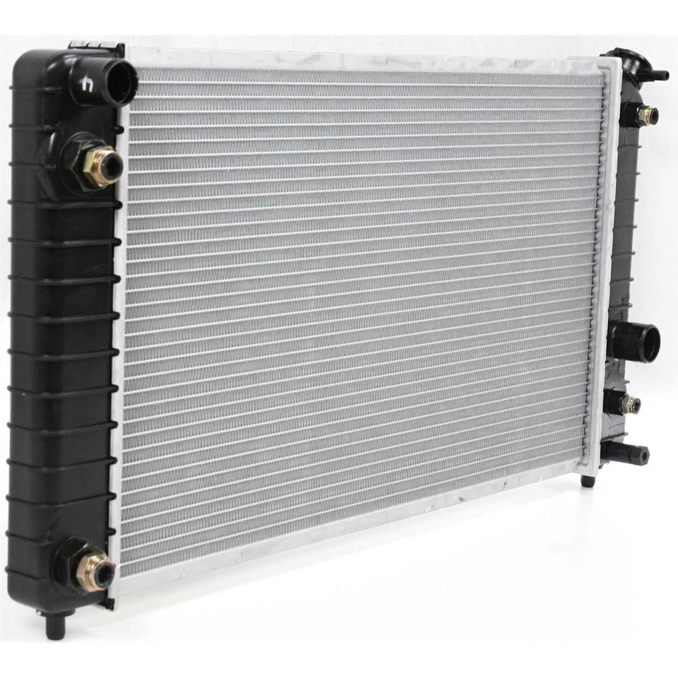 Radiador de aluminio para Chevy S10 GMC Sonoma 1996-2004 4,3 L con enfriador de aceite de motor Foto 3 de 4