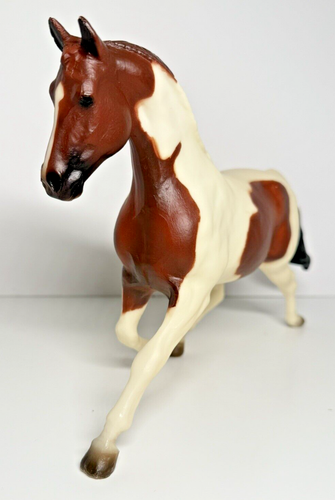 Breyer Horse Misty's Twilight Chestnut Tobiano #470 - Picture 7 of 18