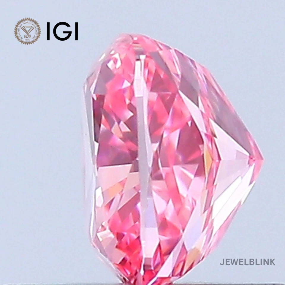 IGI Certified 0.93 Carat Fancy Vivid Pink VVS2 Cushion Cut CVD Lab Grown Diamond - Image 2 of 4