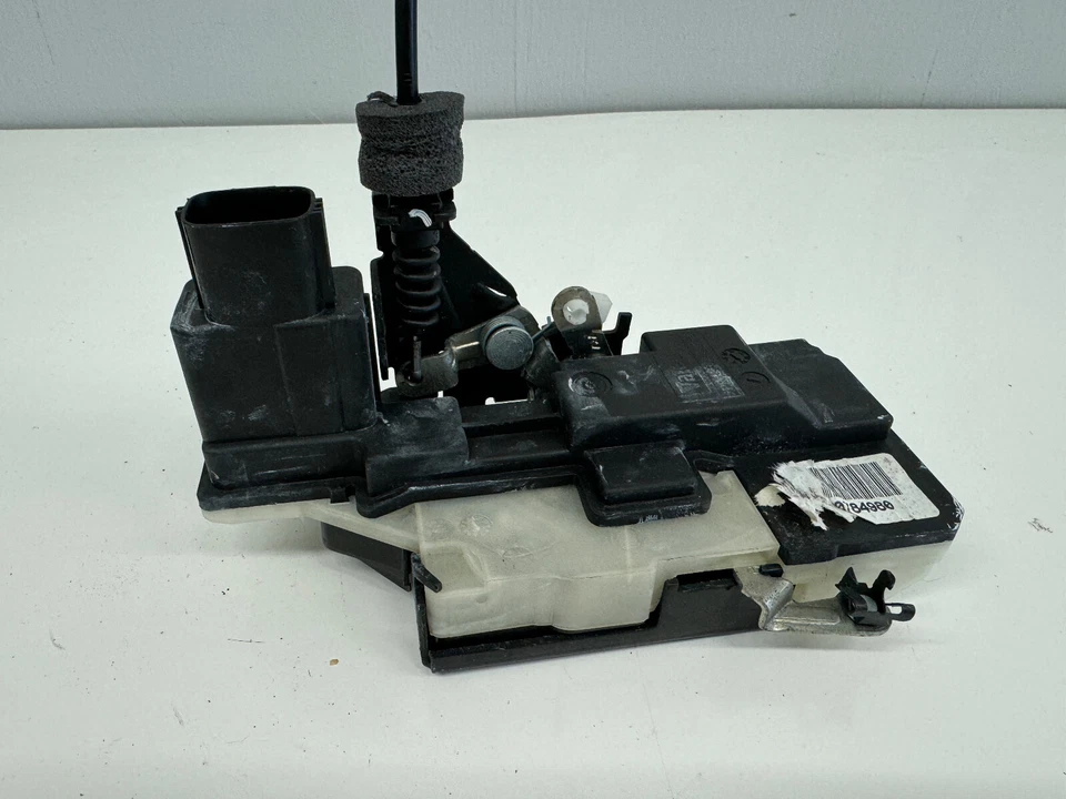 01-09 Actuador de cerradura de puerta trasera izquierda Volvo S60 V70 XC70 30699761 Foto 3 de 4