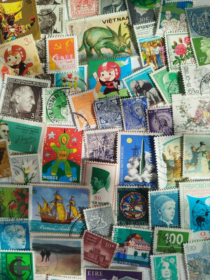 300  World Wide postage stamps.  Randomly selected World post stamps. Timbres. - Image 4 of 4