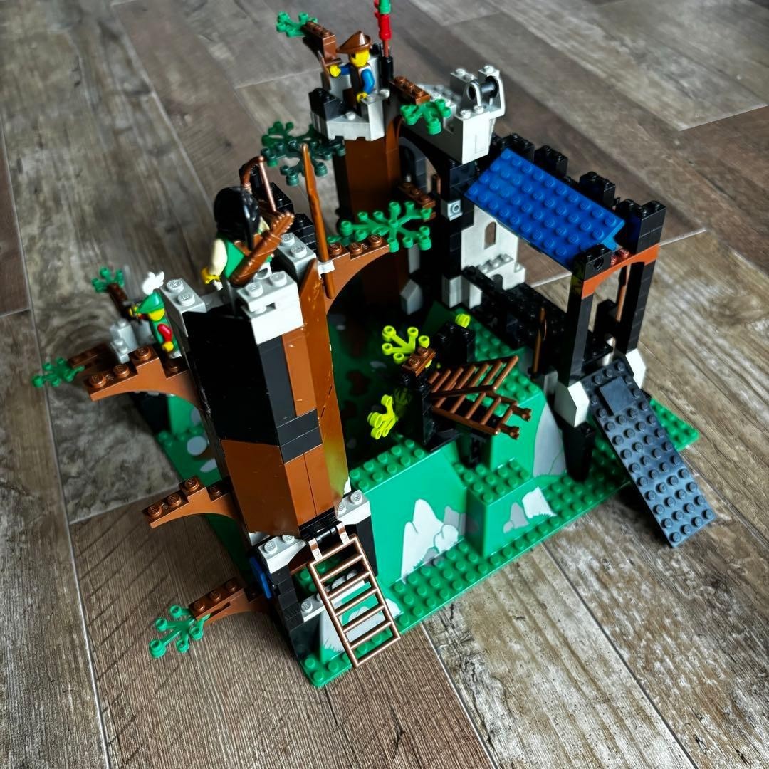 LEGO Castle 6079 Dark Forest Fortress Complete w/ Minifigures Retired 1996