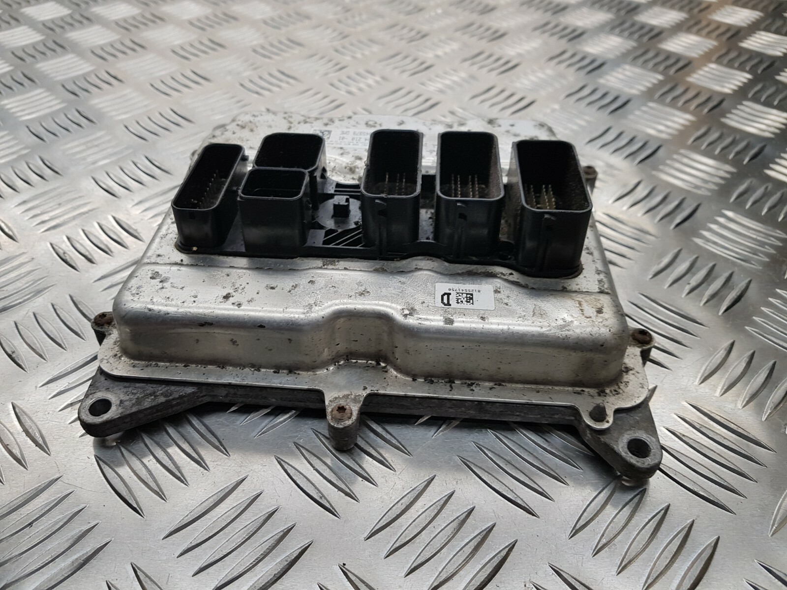 B122 BMW 3 SERIES F30 ENGINE MODULE 8604210- 01 / 030045979 DME 