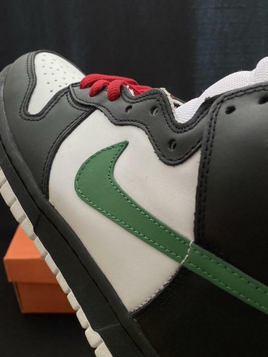 pink dunks foot locker