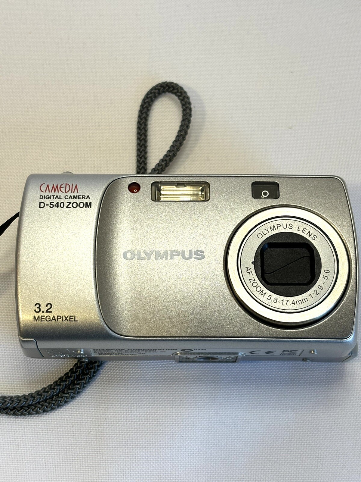 Olympus CAMEDIA D540 Zoom 3.2MP Digital Camera with Manual Case Cord