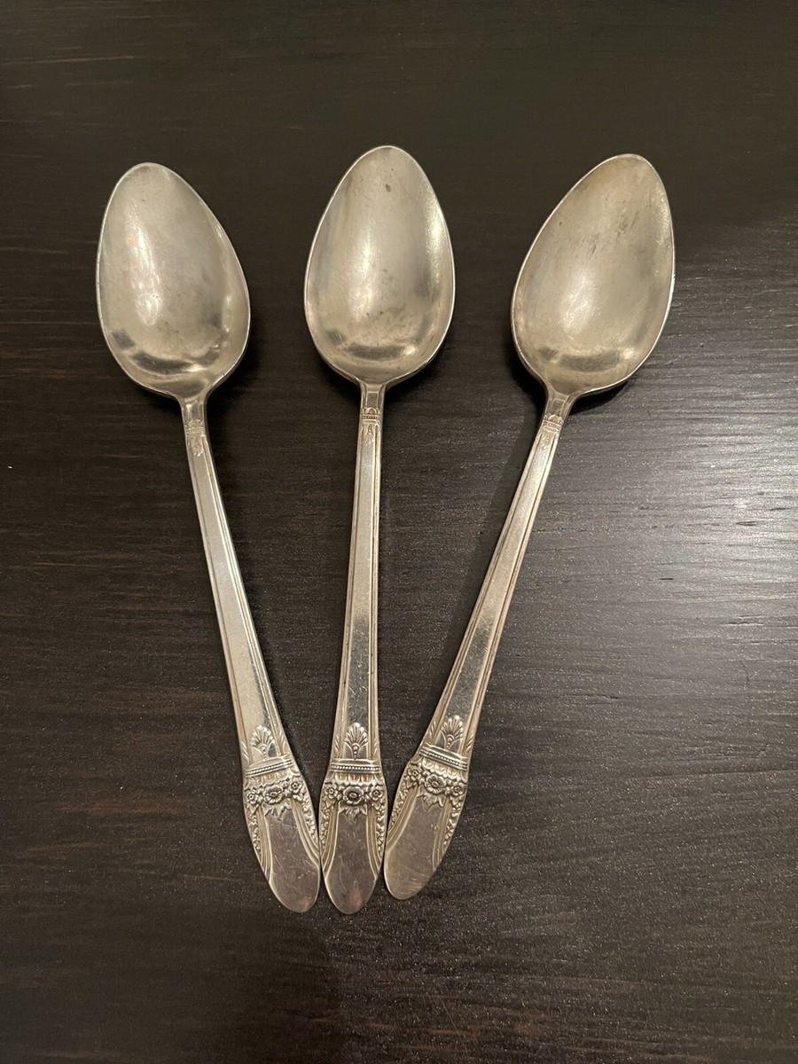 Vintage 1847 Rogers Bros IS FIRST LOVE Serving Spoon Silverplate