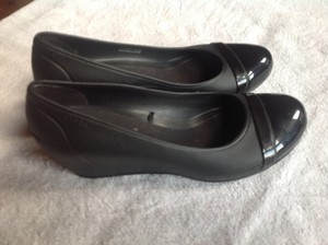 crocs cap toe wedge