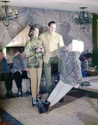 KF99-45 1960s WINTER SKI LODGE COUTURE FASHION ORIG 4X5 COLOR