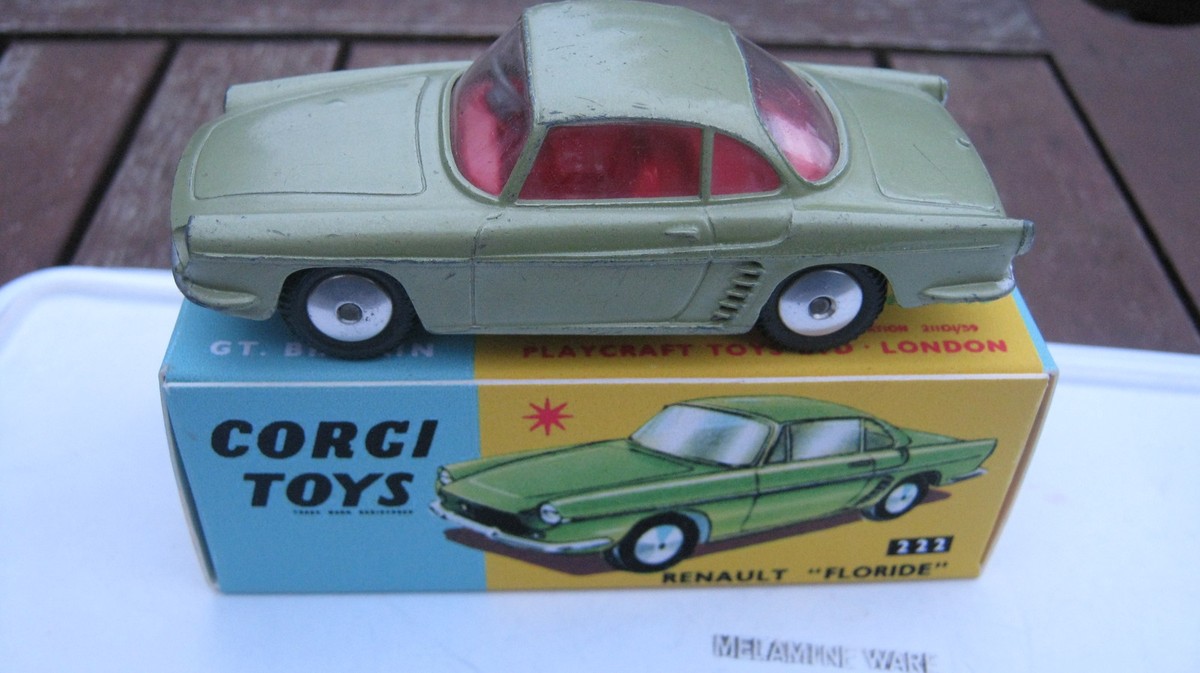 CORGI 222 RENAULT FLORIDE 1959-65 ORIGINAL LIGHTLY MARKED CAR IN