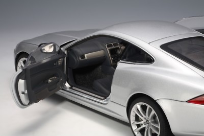【中古】AUTO art JAGUAR XK 2006 COUPE 1:18 1/18 AUTOart Jaguar XK Coupe (Silver) Diecast Car Model