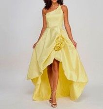 Violet Weekend Juniors' Women's Yellow Rosette One-Shoulder Gown Dress Size 0-0