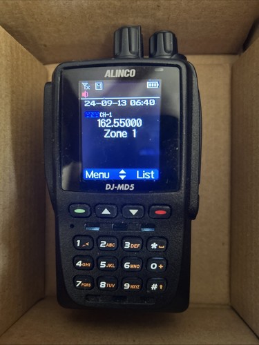 Alinco Dj-md5 VHF/UHF DMR FM RADIO. Excellent Display. Original Antenna. 5watts - Zdjęcie 5 z 11