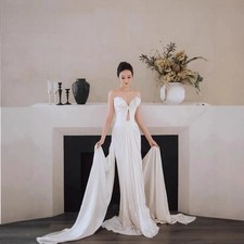 Simple Satin Wedding Dress Elegant Sweetheart Without Shoulder Straps Bride Gown