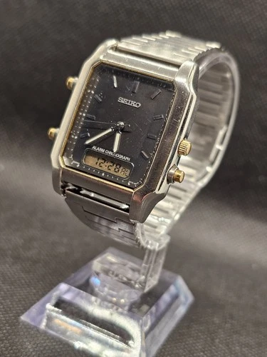 Seiko V072-5059 Alarm Chronograph Analog Digital Watch Vintage
