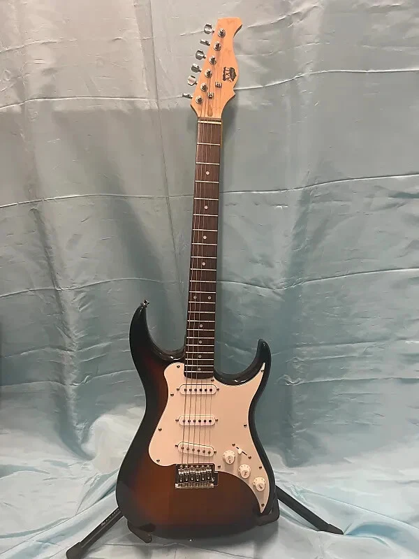 最終値下げレアAXLストラトタイプギター AXL Electric Guitars for