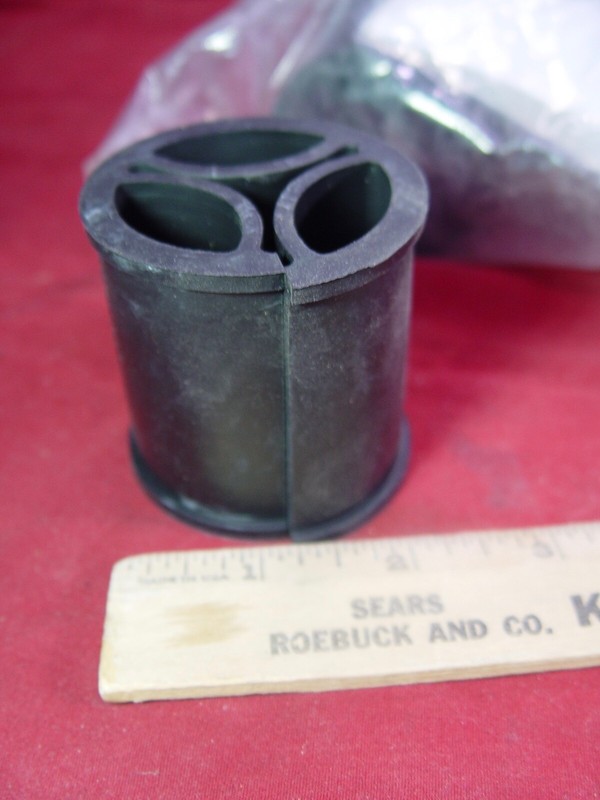 Universal Barrel Cushion Grommets 2-1/4" Snap-In Hanger UBC214 Lot 17 total NEW