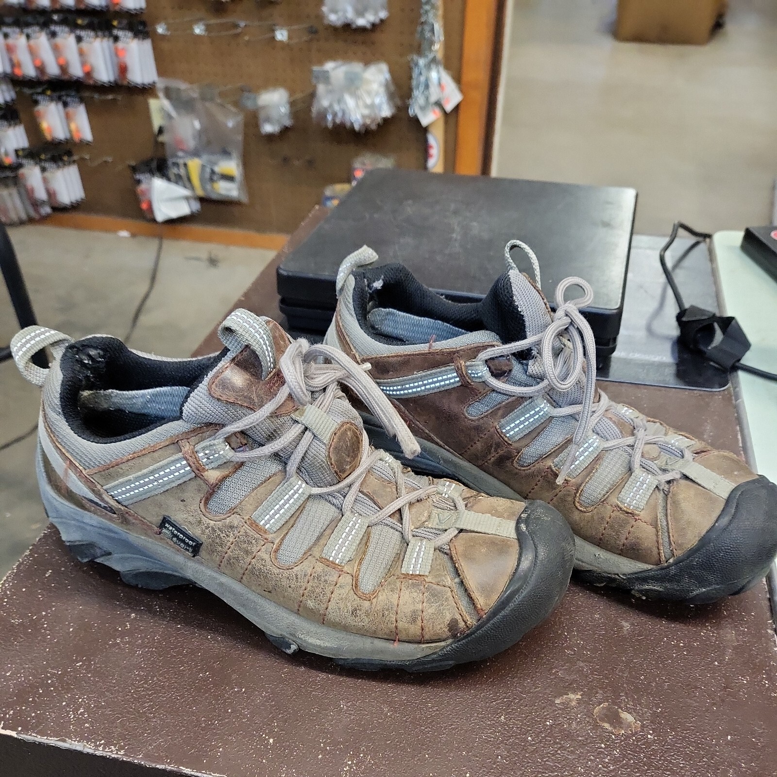 Scarpe calzature Keen taglia 8 5 impermeabili evento