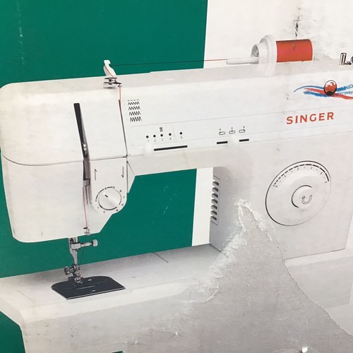 Singer Sewing Machine 2517 White Electronic Speed Control 17 Stitch New