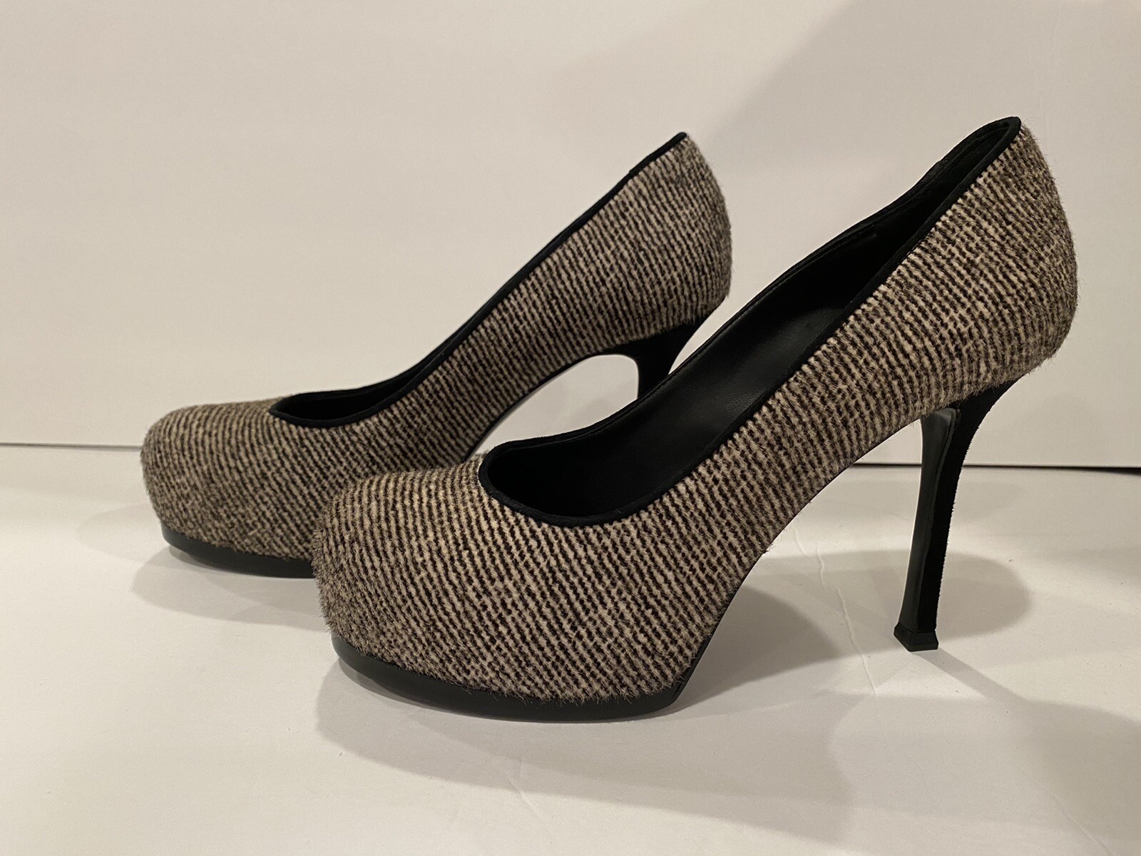 YSL Yves Saint Laurent Tribtoo Pony decolte capelli tacco nero bianco 37 6 5 7 $795