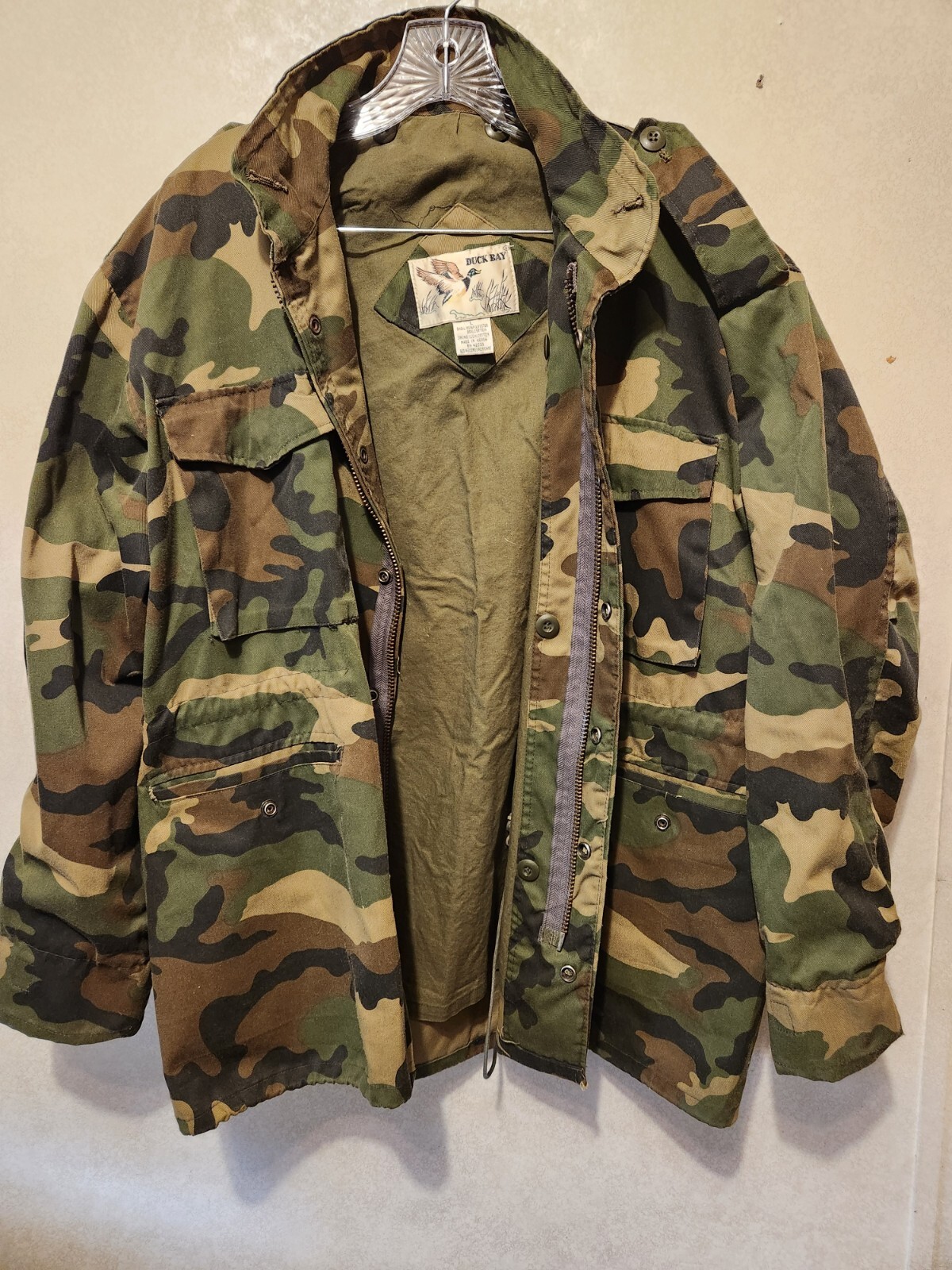 Vintage Duck Bay Jacket Men Size L Green Camouflage Hunting Pockets Hooded