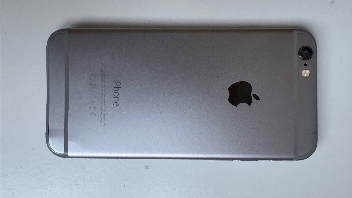 スマートフォン本体 iPhone - iPhone6 64GB au Apple iPhone 6 64GB au [シルバー] 価格比較 - 価格.com