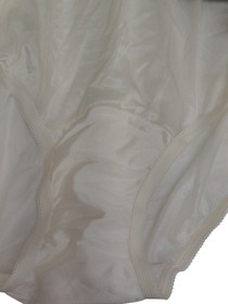 Vintage Vanity Fair Yellow Granny Brief Size 7 Laced 