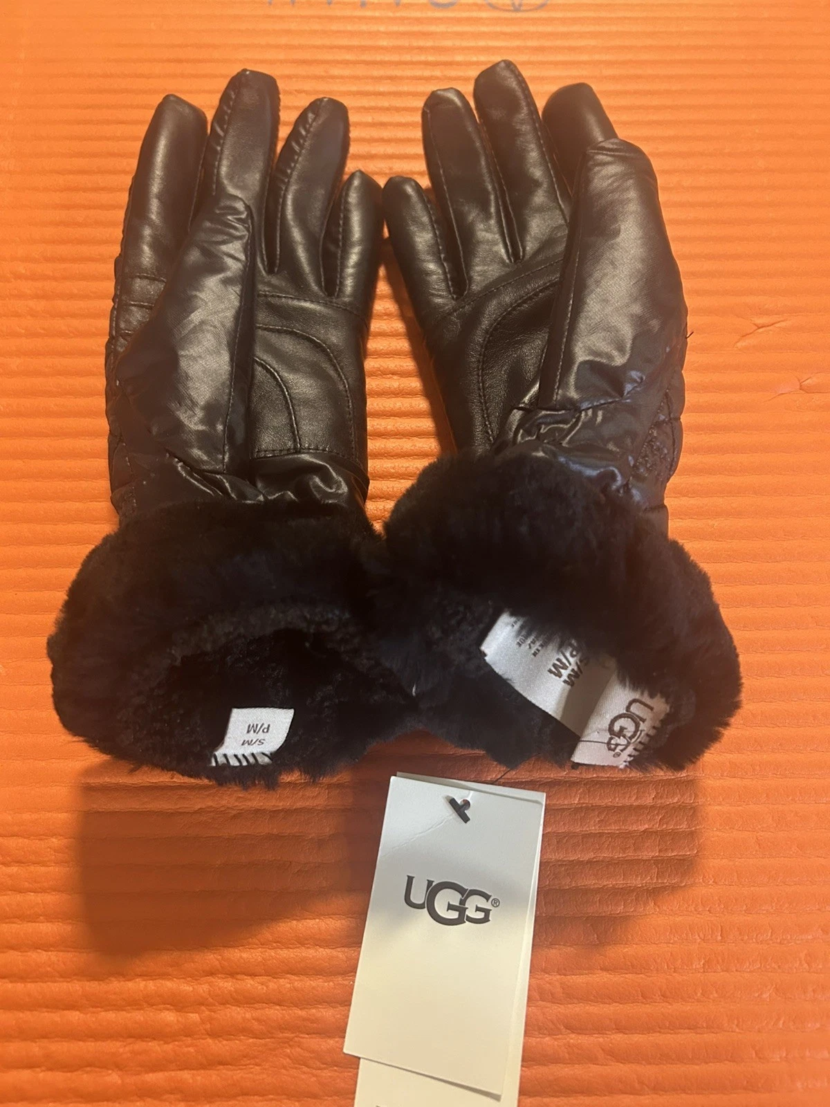 Ugg quilted all weather gloves leather palms real fur cuffs size S/M NWT