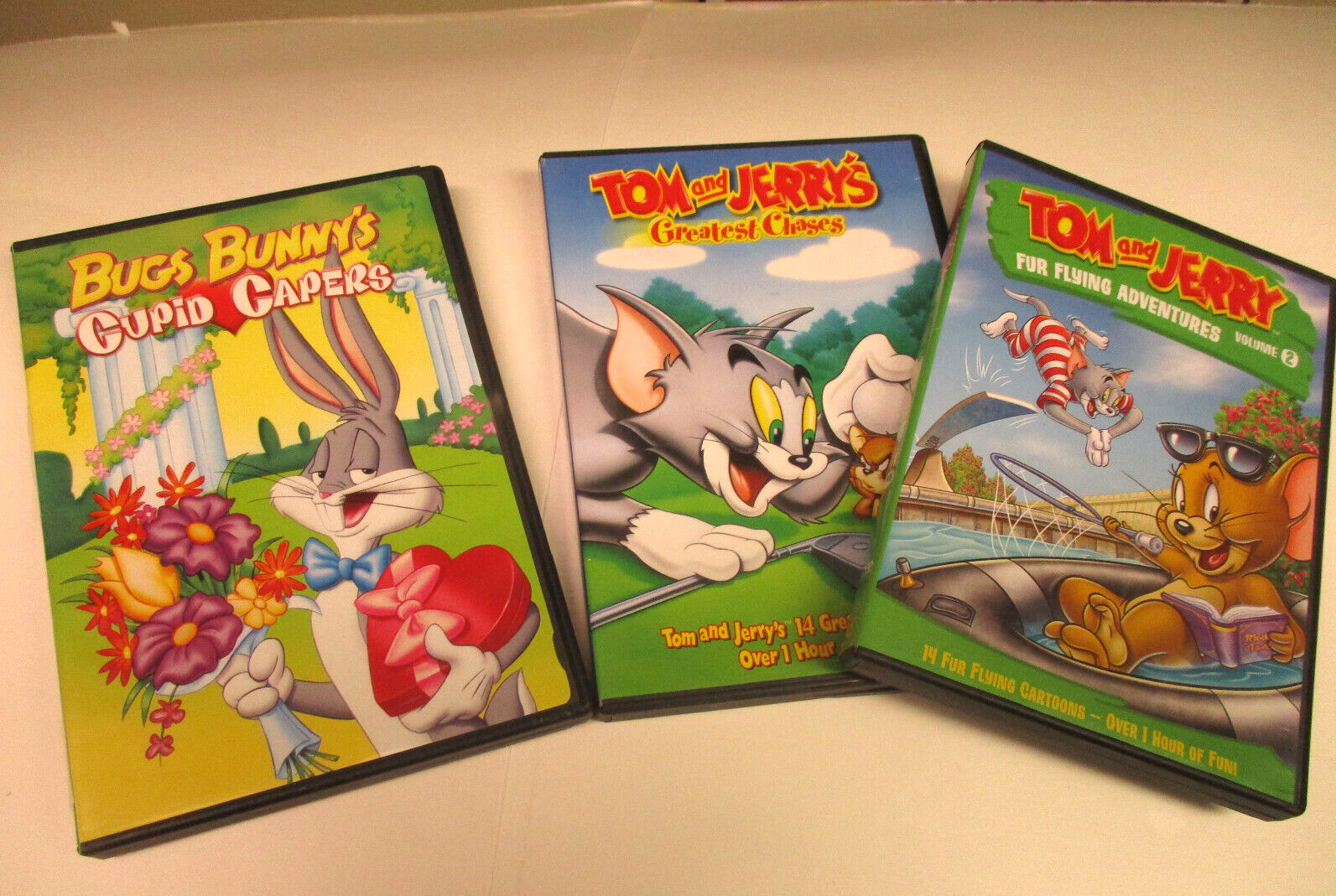 Classic Bugs Bunny Tom and Jerry Cartoon Collection 3-DVD Set