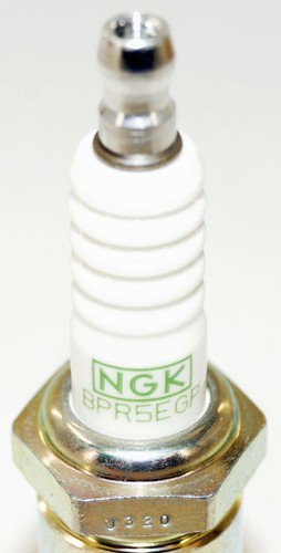 4 Pack Genuine Authentic NGK 7082 Platinum Spark Plugs G-Power BPR5EGP - Picture 5 of 9