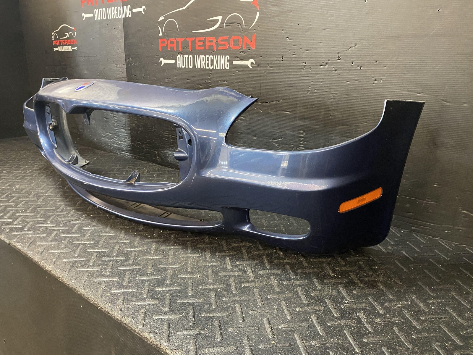 2006 MASERATI QUATTROPORT FRONT BUMPER COVER BLUE SEBRING METALLIC 203852