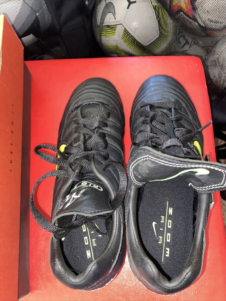 Vintage Nike Air Rio Zoom 2 SG Soccer Shoes, Size 8, New Vintage Nike Air Rio Zoom 2 SG Soccer Shoes, Size 8, New