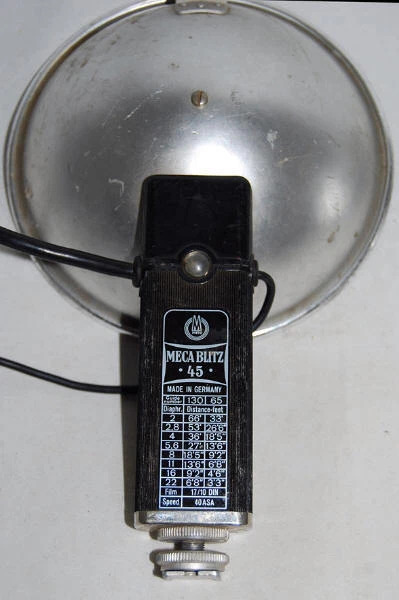 Rare Vintage Metz Mecatwin Meca Blitz 45 with Battery Pack - Image 4 of 4
