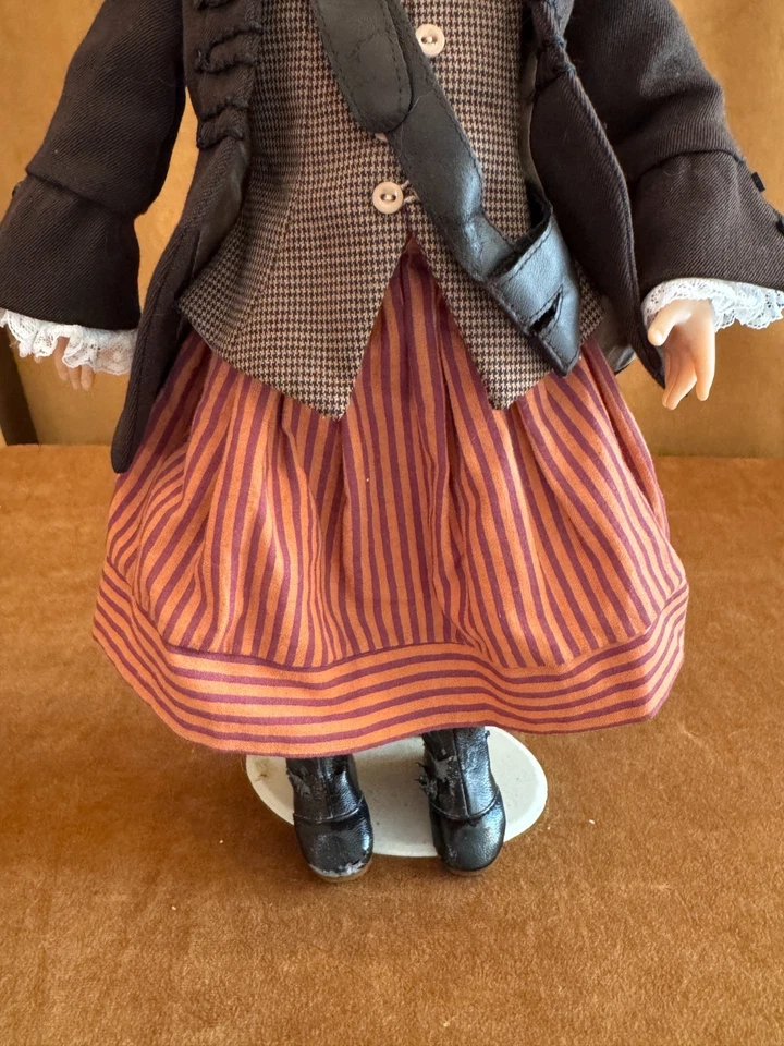 Helen Kish Little Lady 14" Doll Colonial Or Pirate Outfit Curly Redhead 2007 - Image 4 of 4