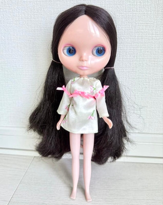 Neo Blythe Very Cherry Berry Takara Doll EBL Mold Toys R Us Exclusive Box Japan