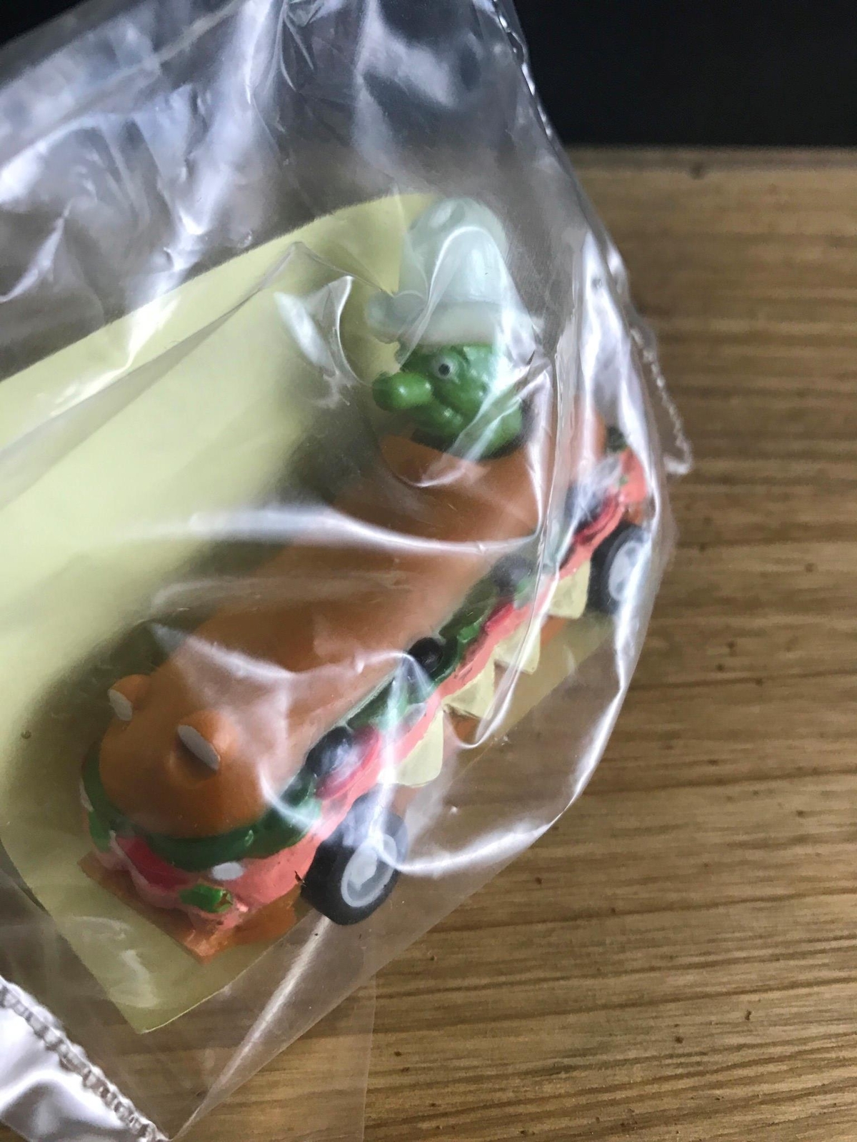 RARE 1991 Subway Fast Food TOY PETEY PICKLE PULL BACK ACTION CAR