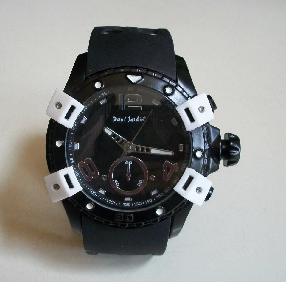 Reloj de hip hop informal elegante de moda con correa de silicona con acabado blanco y negro para hombre Foto 2 de 4