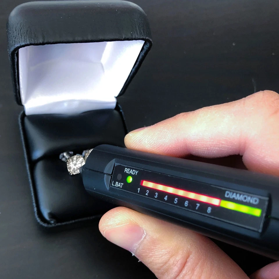 1 ct Moissanite Screw Back 925 Solitaire Stud Earrings -GRA Certified D/VVS1 5mm - Image 4 of 4