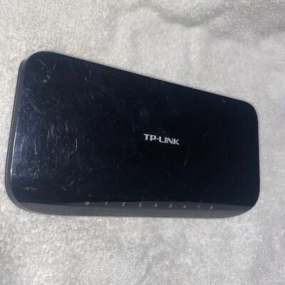 TP-LINK 8-port Gigabit Desktop Switch Model TL-SG1008D Barely Used 