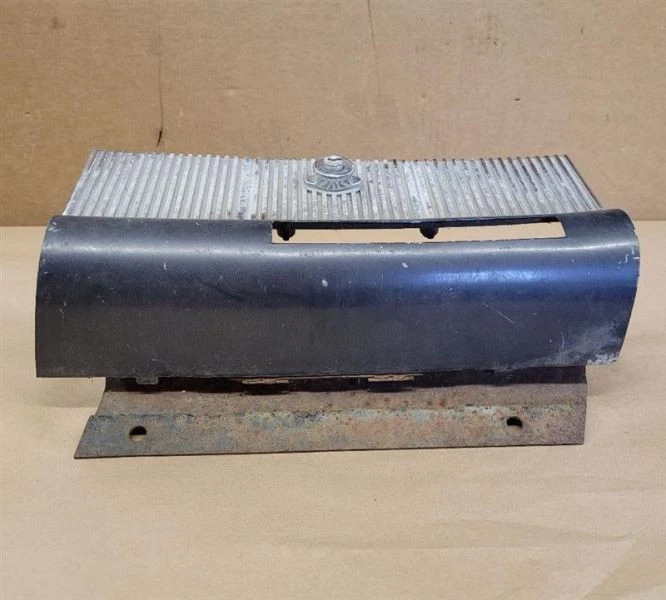 Chrysler New Yorker 1952 puerta de guantera Foto 2 de 4