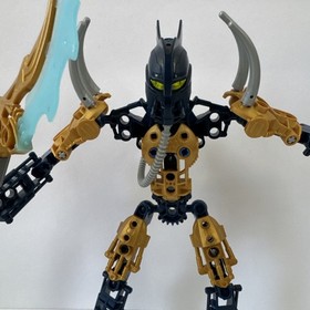 LEGO BIONICLE Skrall 8978 Tarix 8981 with booklets TUMA 8991 LOT OF 3