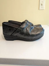 Dansko Pro XP Black Embossed Metallic Medallion Clog Womens EU 38 (US 7.5-8)
