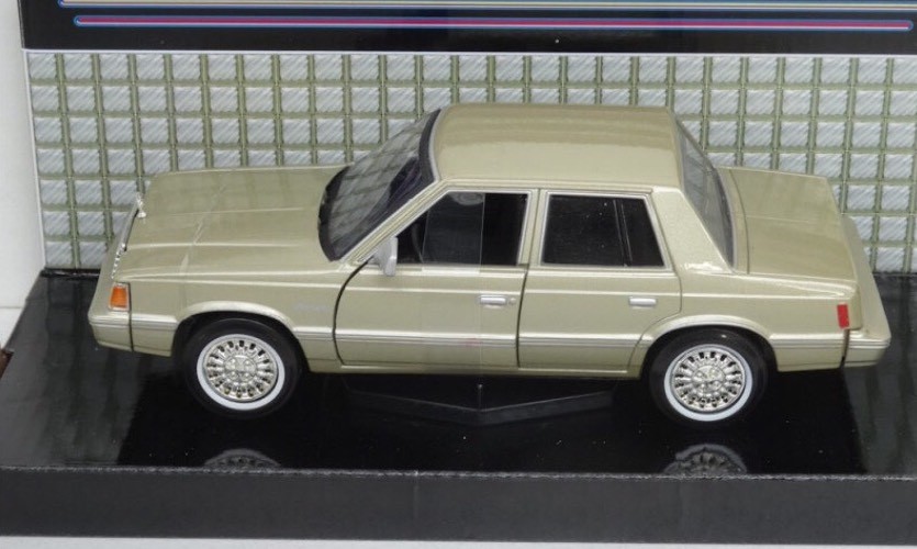 Dodge Aries K Gold 1982 Motormax G LGB 1:24 Scale Detail Diecast