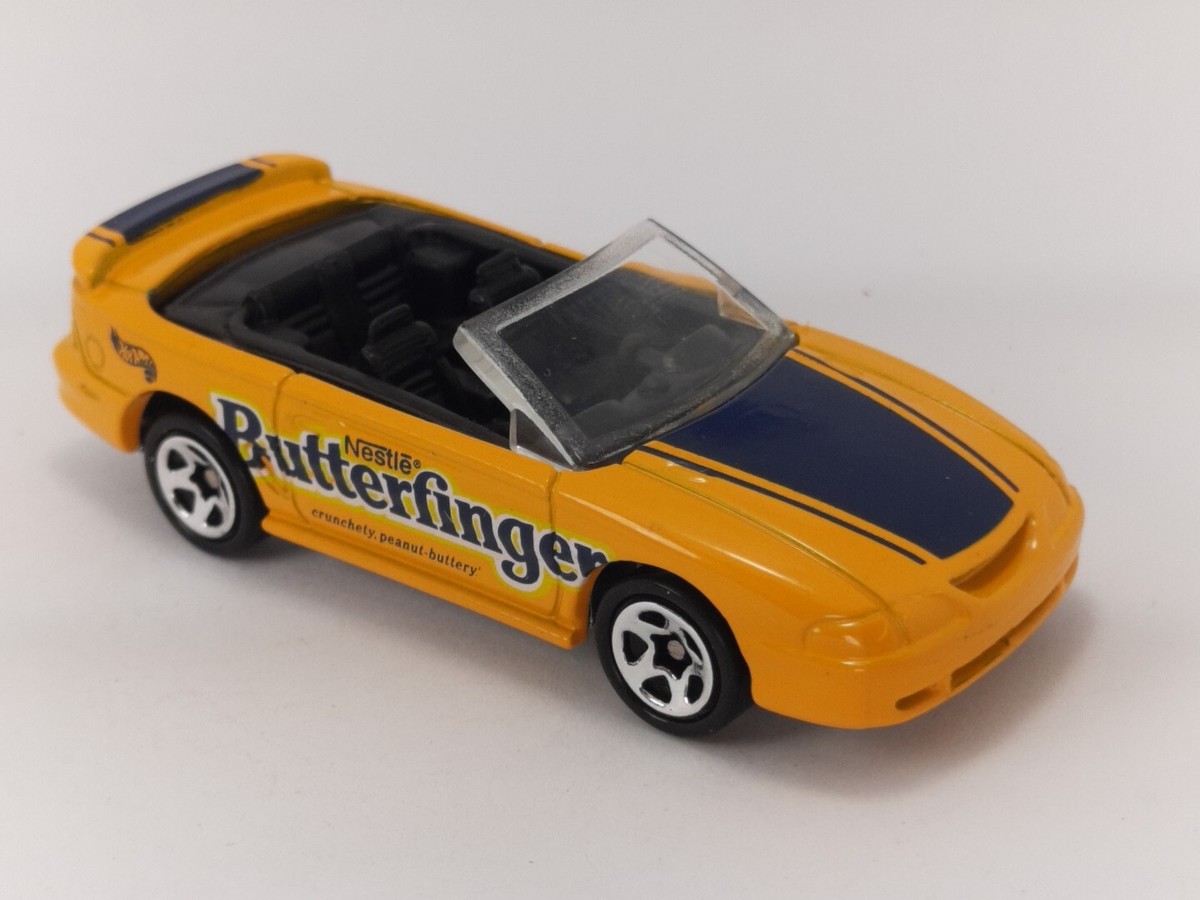 1996 96 Ford Mustang GT Collectible 1/64 Scale Diecast Diorama