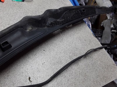 Mercedes-Benz E C207 W207 2017 Wiper trim A2078300713 KUN2698 | eBay